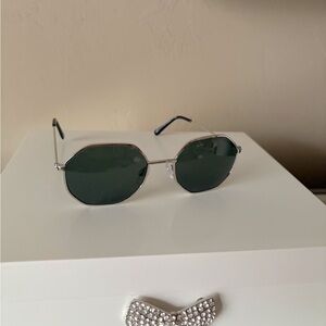 H&M Silver Stylish Sunglasses • NWOT